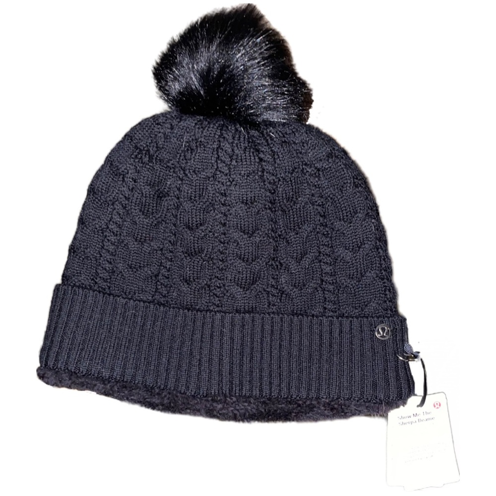 Lululemon | Show Me The Sherpa Beanie in Black